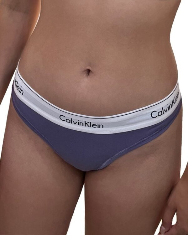 Dámské tanga Calvin Klein F3786E fialové